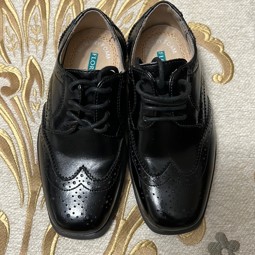 Boys black dress shoe